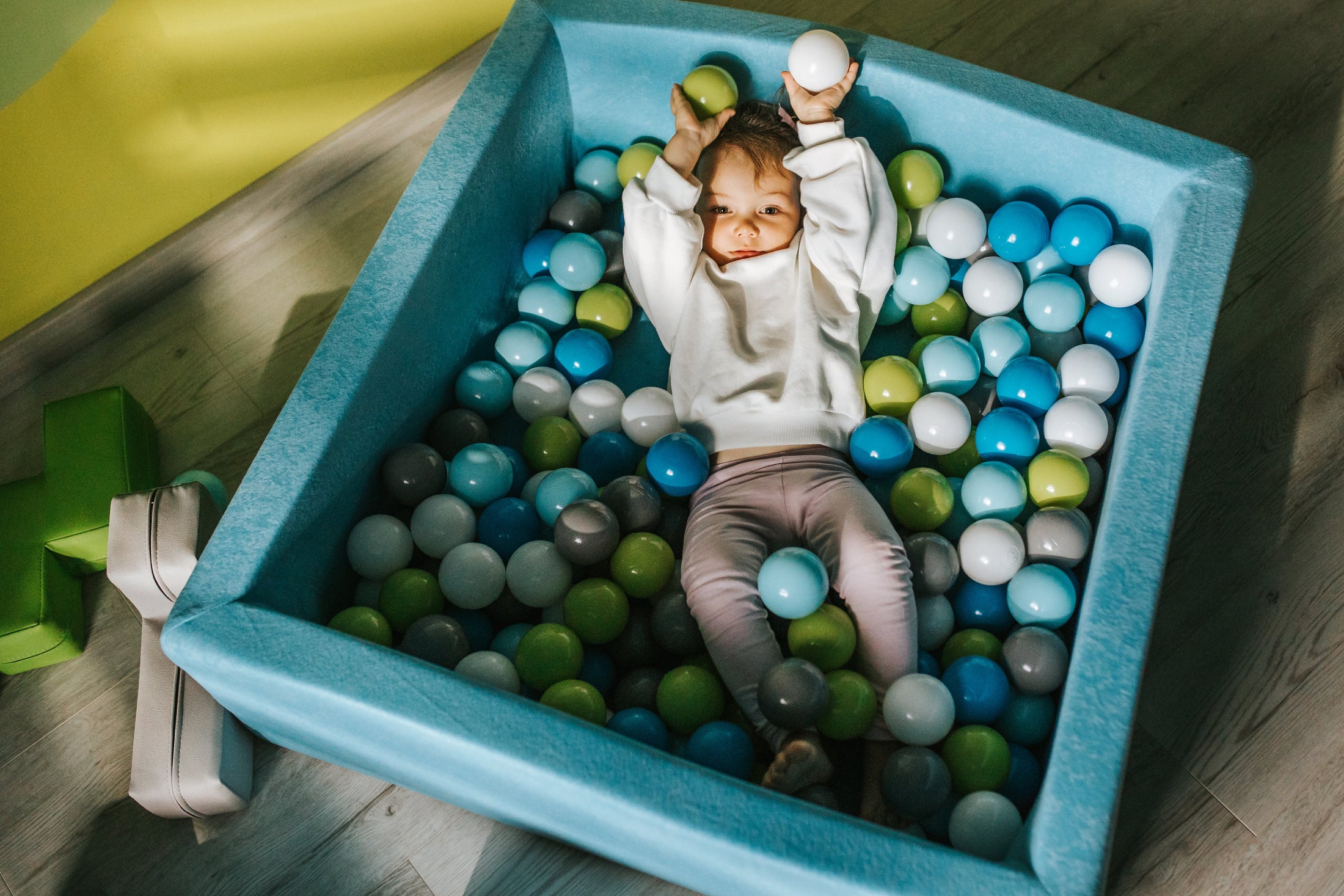 Pool with balls for children