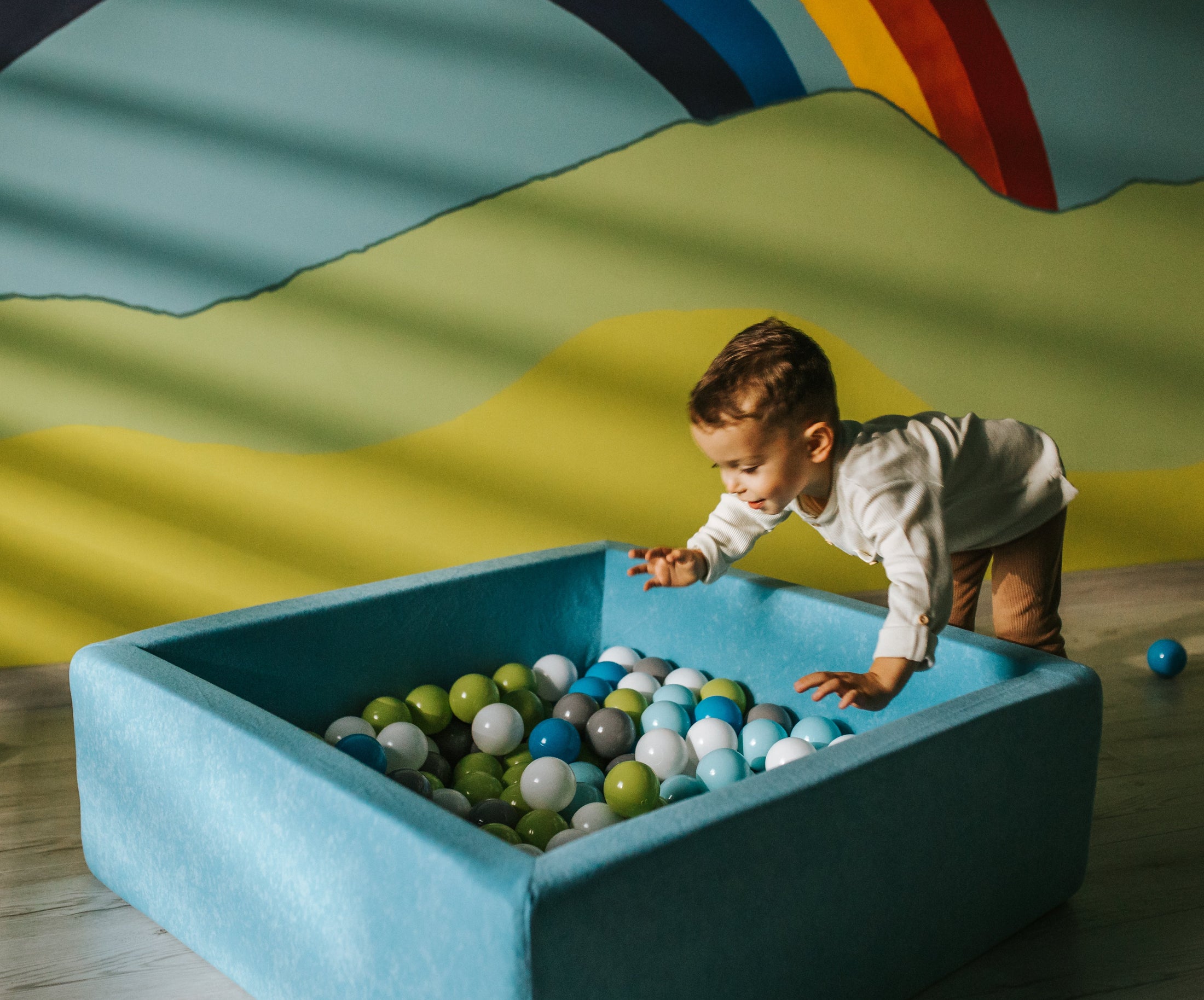 Pool with balls for children